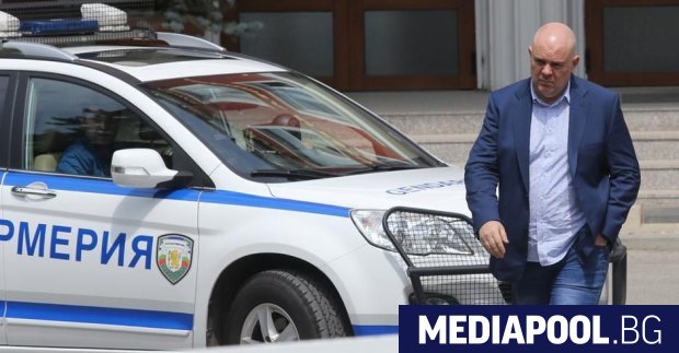 Главният прокурор Иван Гешев се самоопредели като български ястреб който