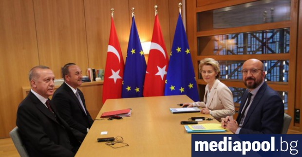 Споразумението ЕС Турция за миграцията остава в сила съобщи председателят на