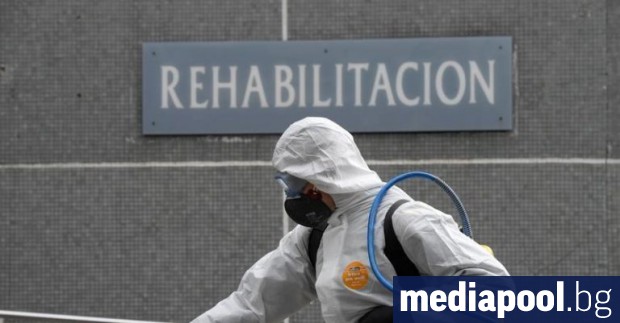 Испания включва 30 000 медицински специалисти в Националната здравна система