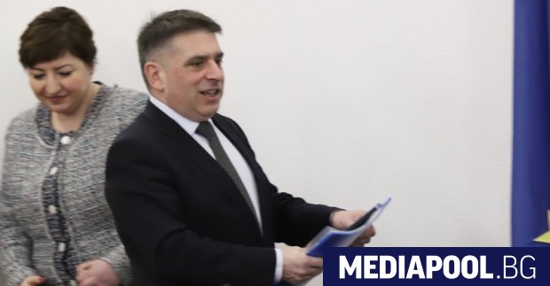 Българските депутати непрекъснато имат желание да променят някакви закони а