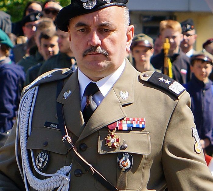 Командващият полските въоръжени сили генерал Ярослав Мика
