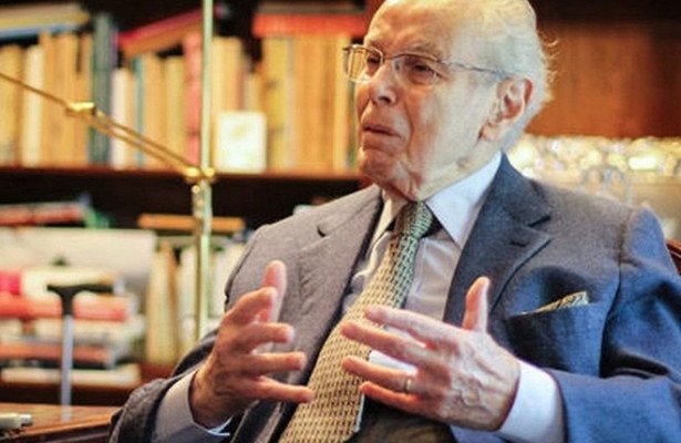 На 100 години почина бившият генерален секретар на ООН Хавиер Перес де Куеляр