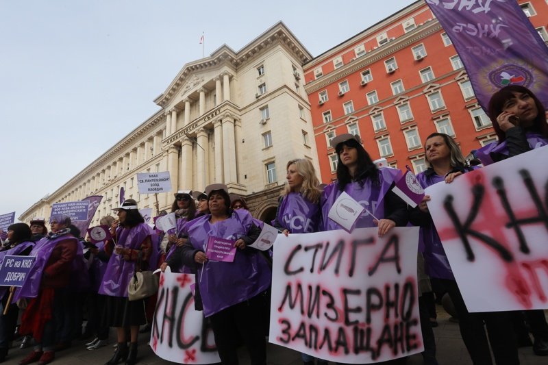 КНСБ иска 8.5 млн. лв. за заплати на медицинските сестри в градини и училища