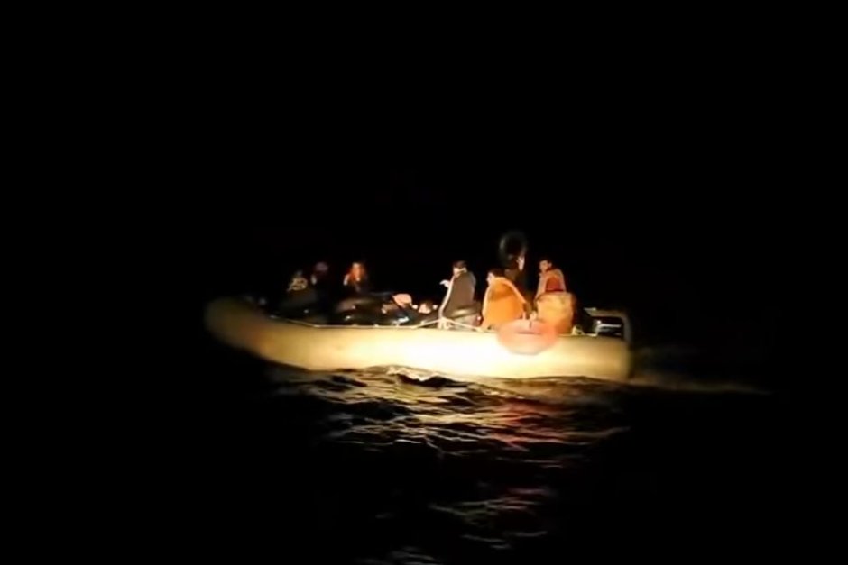 Гръцката армия пробва да откаже мигрантите с видеа за учения по границата