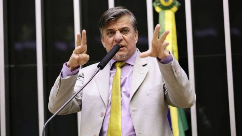 Бразилският конгресмен Емерсън Петрив, известен повече с политическото си име Бока Аберта