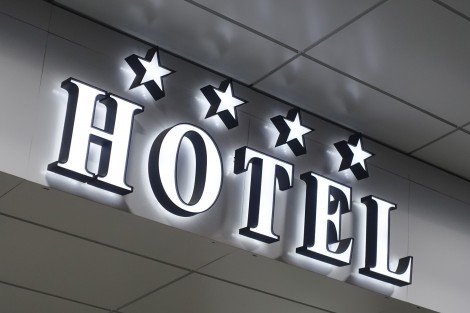 Хотелите остават отворени, ако организират кетъринг по стаите