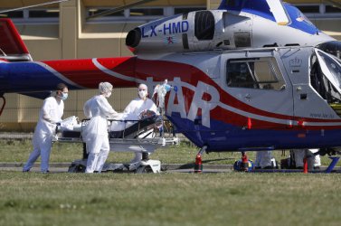Според болниците броят на починалите от Covid-19 във Франция вероятно е много по-висок
