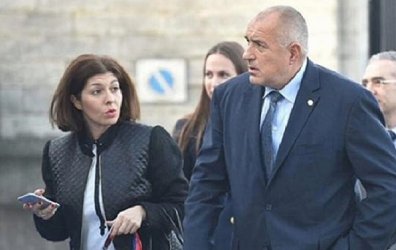 Пиарът на правителството Севдалина Арнаудова и премиерът
