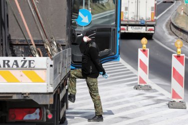 Външните граници на ЕС може да останат затворени и след 17-ти април, сн. ЕПА/БГНЕС