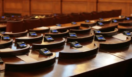 Bulgaria extends measures against spread of COVID-19 till April 12 and suspends Parliament