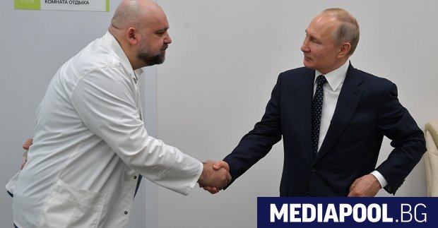 Руският президент Владимир Путин работи в сряда дистанционно от резиденцията