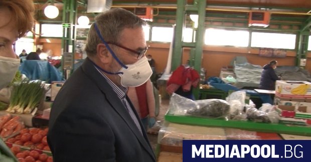 Който има резервация за море през юли и август да