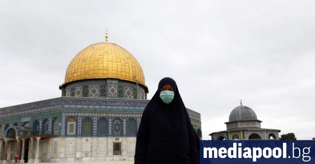 Мюсюлманските молитви в джамията Ал Акса в Ерусалим спират от