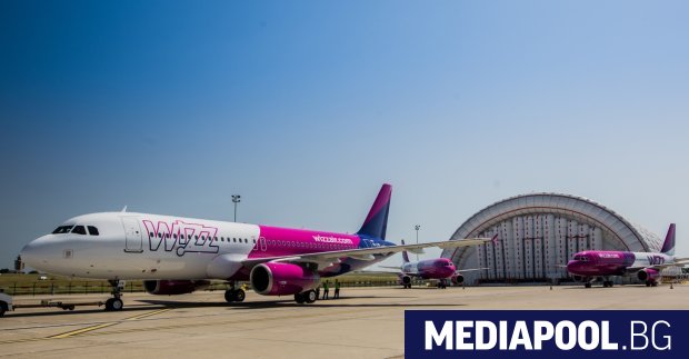 Авиокомпанията УизЕър Wizz Air обяви че спира всичките си полети между