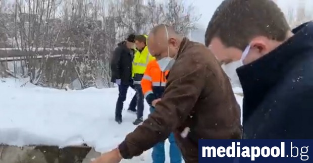 Премиерът Бойко Борисов посети закъсалия за вода Перник за нагледа