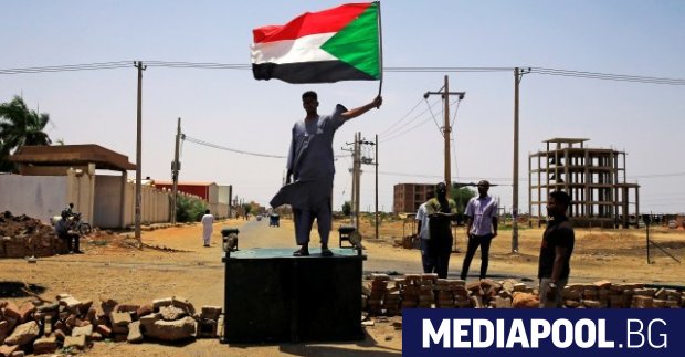 Министърът на отбраната на Судан ген Джамал Ибрахим е починал