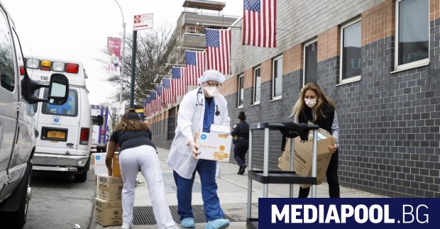 Американският президент Доналд Тръмп предупреди че предстоят две много болезнени