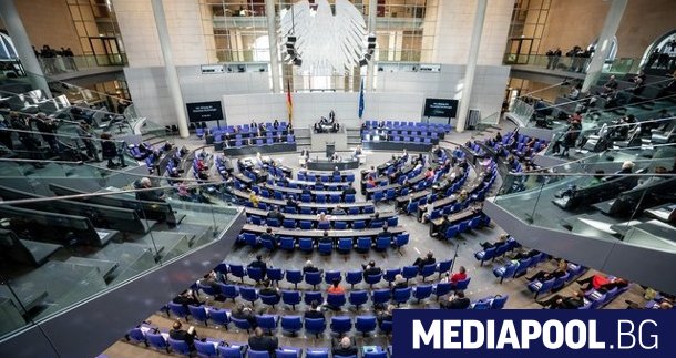 Германският Бундестаг (долната камара на парламента) одобри днес многомилиардния пакет