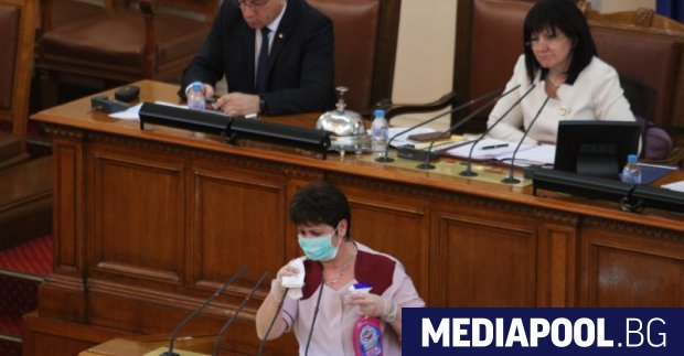 Мнозинството в парламента одобри удължаването на извънредното положение до 13