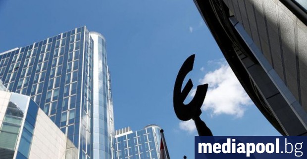 Министрите на финансите от еврозоната вероятно ще се обединят днес