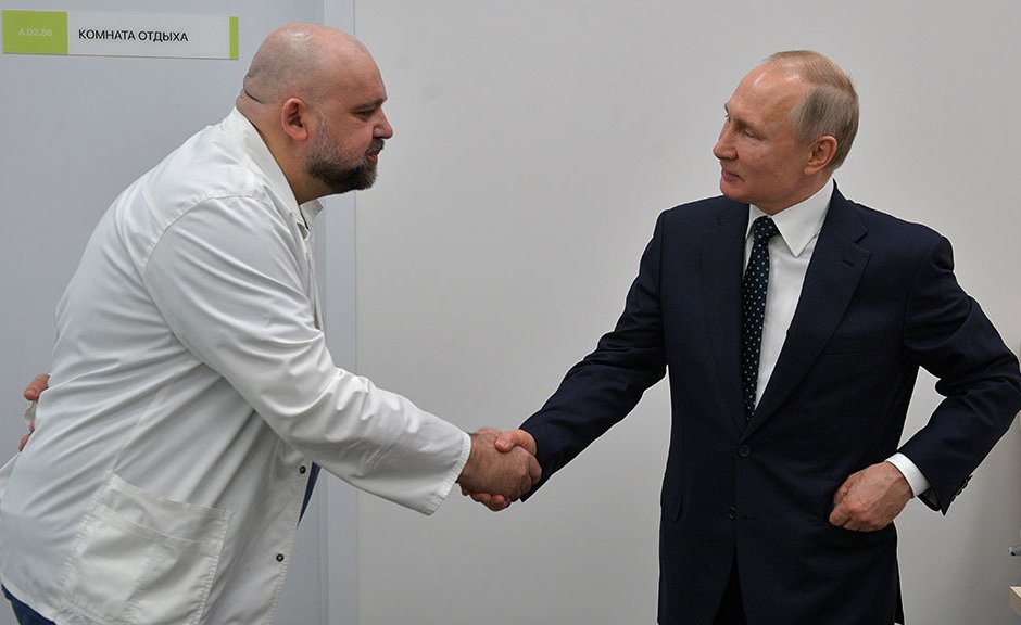 Лекарят, с когото Путин се ръкува преди седмица, има коронавирус