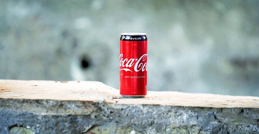 "Кока-Кола" спира рекламите, насочва пари за борба с коронавируса