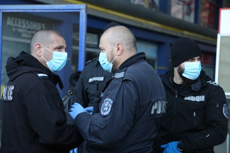 Започва тестването на 1000 полицаи дали са преболедували Covid-19