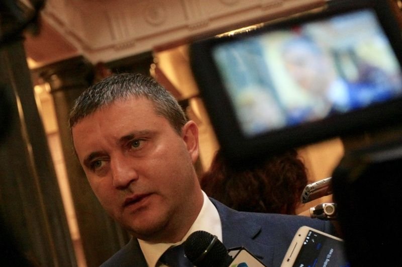 Горанов подкрепи бизнеса срещу тавана на цените