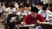 Коронавирусът отложи най-мащабните изпити в света – матурите в Китай