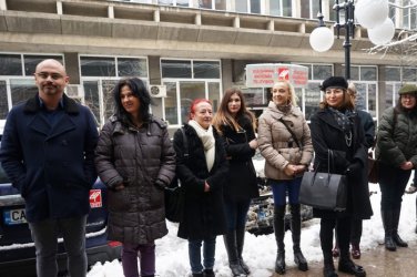 Екипът на "Денят започва с култура" на протестите през 2018 година