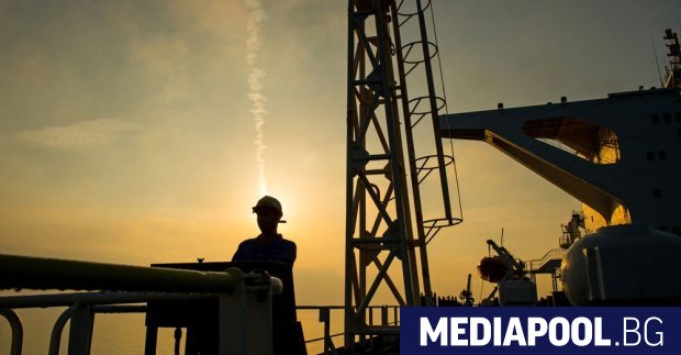 Петролните пазари задълбаха отново надолу и достигнаха 21 годишно ценово дъно