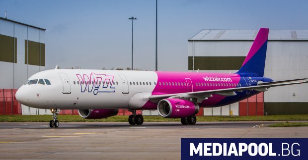 Нискотарифната авиокомпания УизЕър (Wizz Air) съобщи, че отменя всички днешни