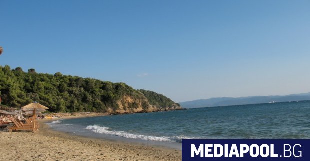 Плажните ивици в Бургас ще бъдат отворени в понеделник като