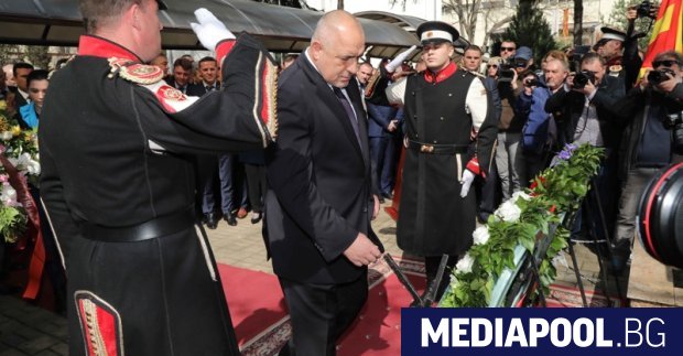 Премиерът Бойко Борисов настоя българо македонската комисия да изчисти спортната история