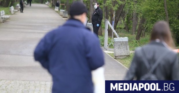 Парковете в страната вече са отворени за разходки на семейства