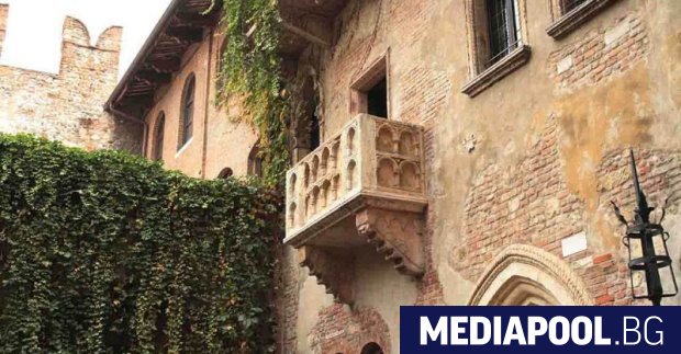 Италианци се влюбиха от балконите на съседните си блокове въвВерона