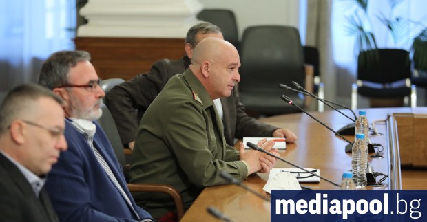 Заразата от коронавирус у нас върви стръмно нагоре с нови