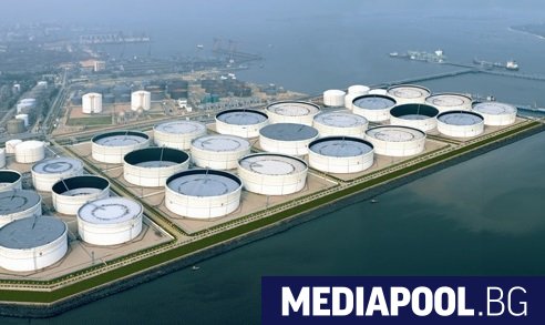 Търговците на петрол се борят да намерят достатъчно кораби автомотриси