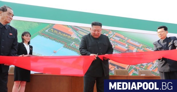 Севернокорейският лидер Ким Чен ун се появи публично за пръв път