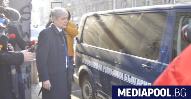 Бившият министър на екологията Нено Димов излиза от ареста Миналата