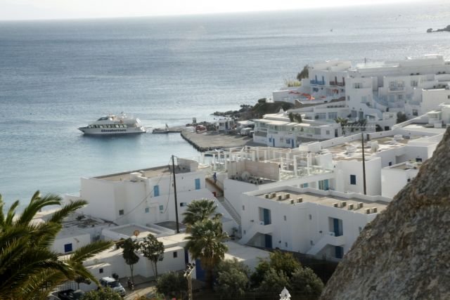 На море в Гърция през лятото само със здравен паспорт