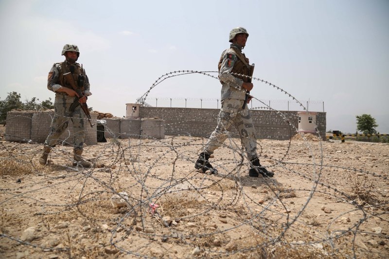 Военни загинаха при взрив на кола бомба в Афганистан