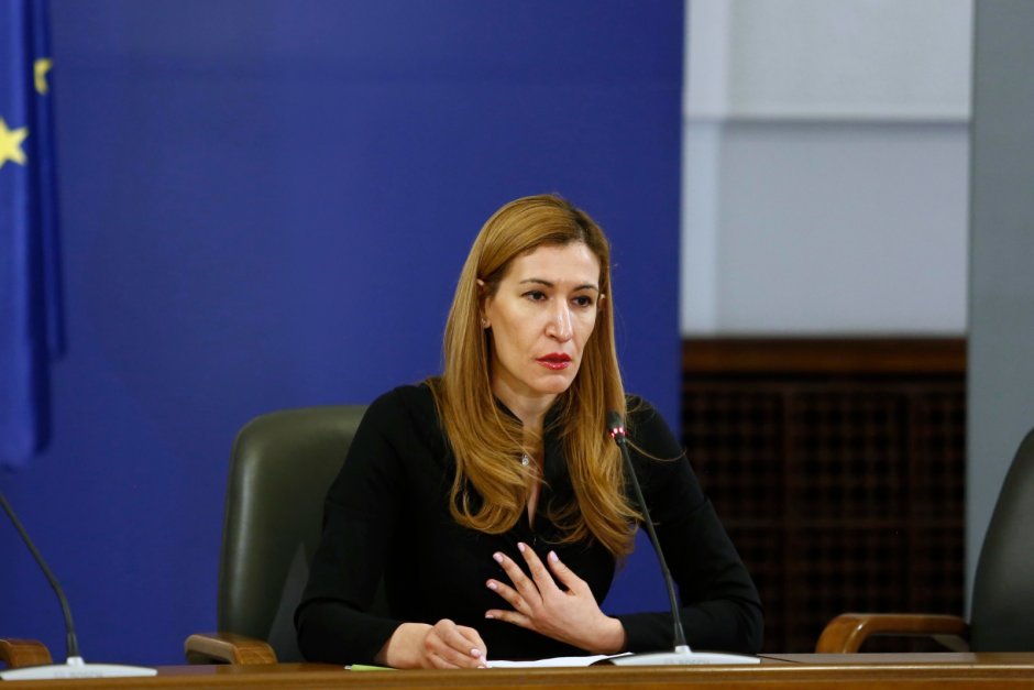 "Бъдеще за туризма" иска оставката на министър Николина Ангелкова