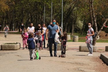 В кризата българинът започва да цени семейството и образованието пред парите