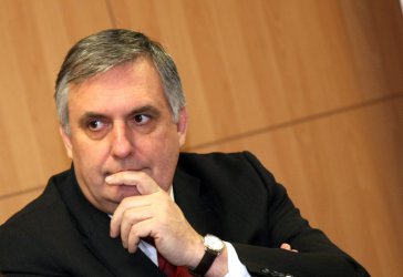 Ивайло Калфин: Тук политиката се разбира като джипка, която раздава пари