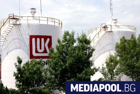 Три дни след като реши да наложи дълго отлагания контрол