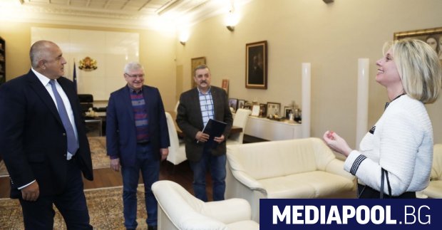 Забраната за провеждане на конгреси семинари и конференции падна в