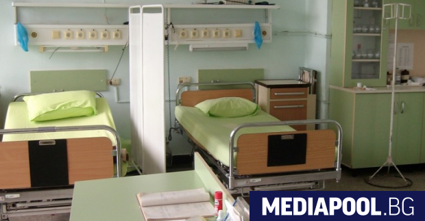 Медиците от общинската болница в Карлово оттеглиха предизвестията си за