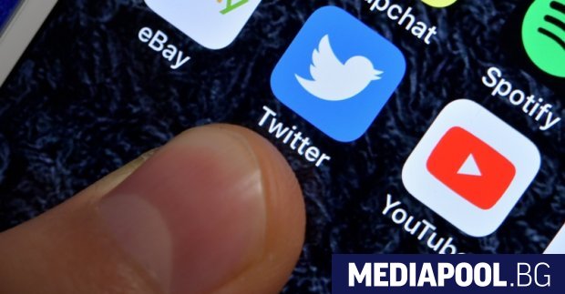 Социалната мрежа Туитър обяви че започва да предупреждава потребителите си
