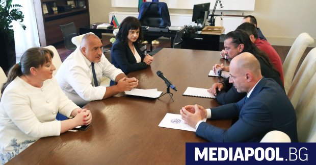 Данък добавена стойност ДДС за храните от първа необходимост и